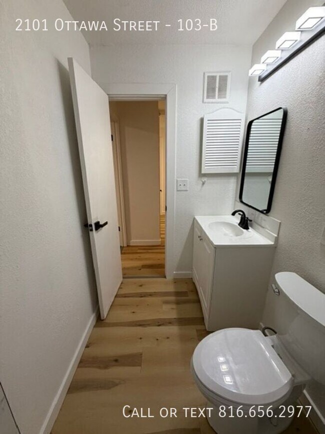 Building Photo - 2101 Ottawa St