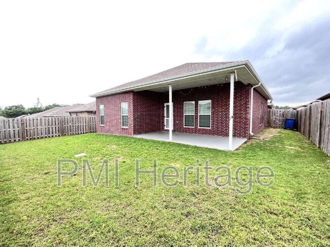 Building Photo - 6002 NW Meade St