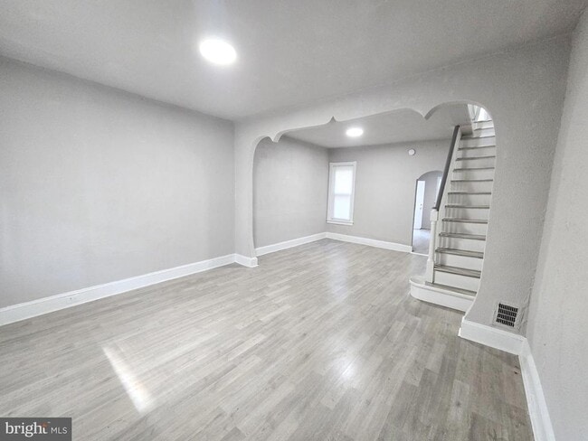 Building Photo - 4436 N Chadwick St