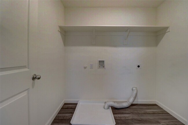 Building Photo - 613 Colgate Cir