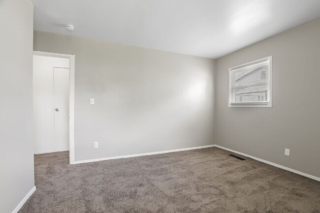 Building Photo - 3BR Ranch Home | Fenced Yard | Attached Garage | Reynoldsburg