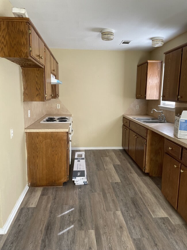 Building Photo - 609 S Mulberry St