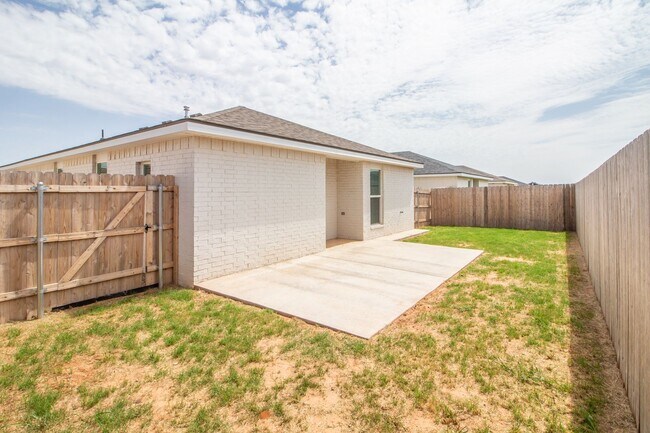 Building Photo - New Build Home - 2 bed 2 bath - Wolfforth, TX