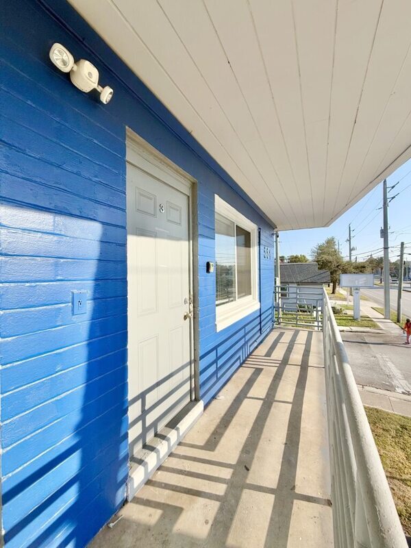 Building Photo - 551 N Ridgewood Ave