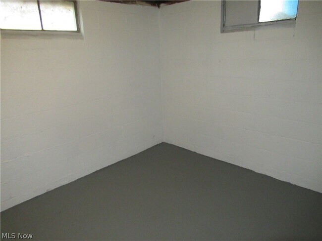 Building Photo - 1462 Harvard Dr