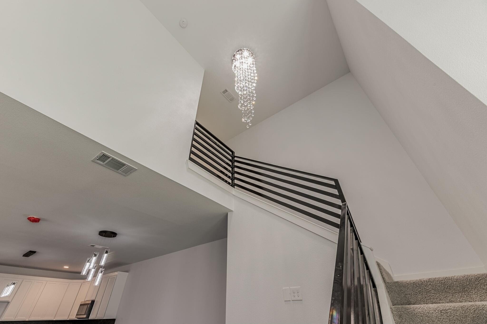 Building Photo - 770 Elwayne Ave