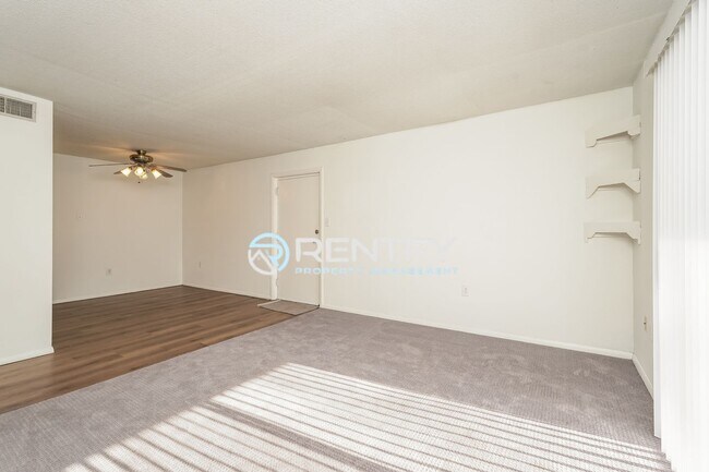 Building Photo - 2205 Sunderland Rd