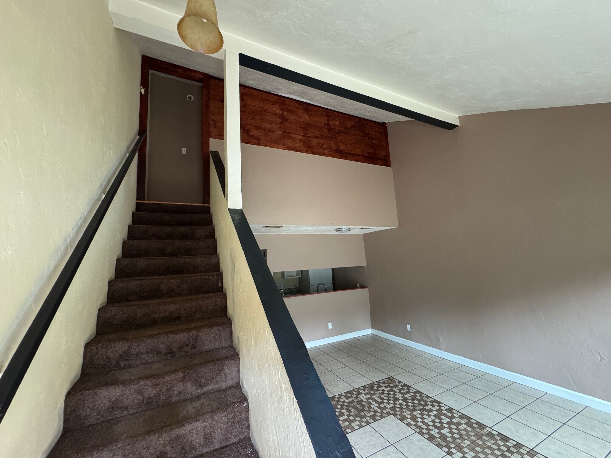 Building Photo - 1860 Nekoma Ct