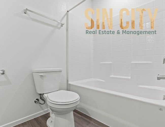 Building Photo - 1919 Stanza St