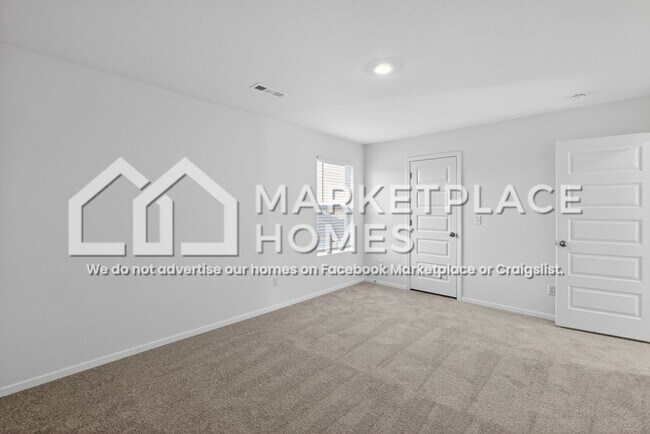 Building Photo - 2644 E Gila Wy