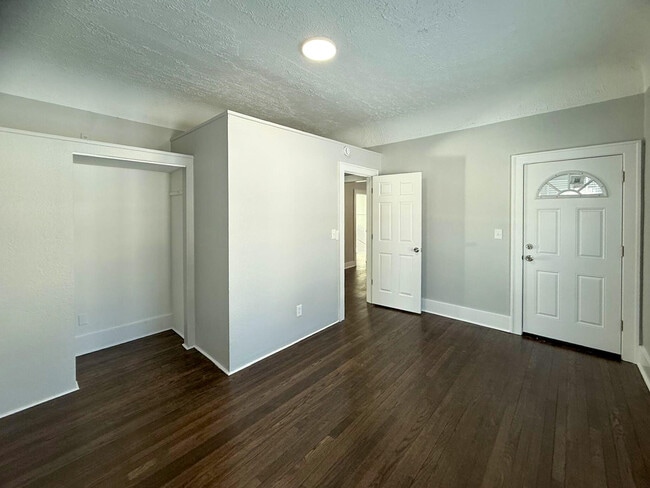 Building Photo - 36465 Main St