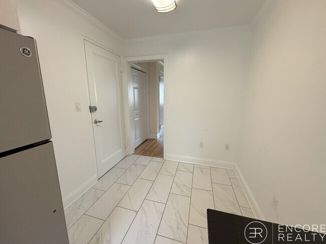 Building Photo - 86 St Paul St