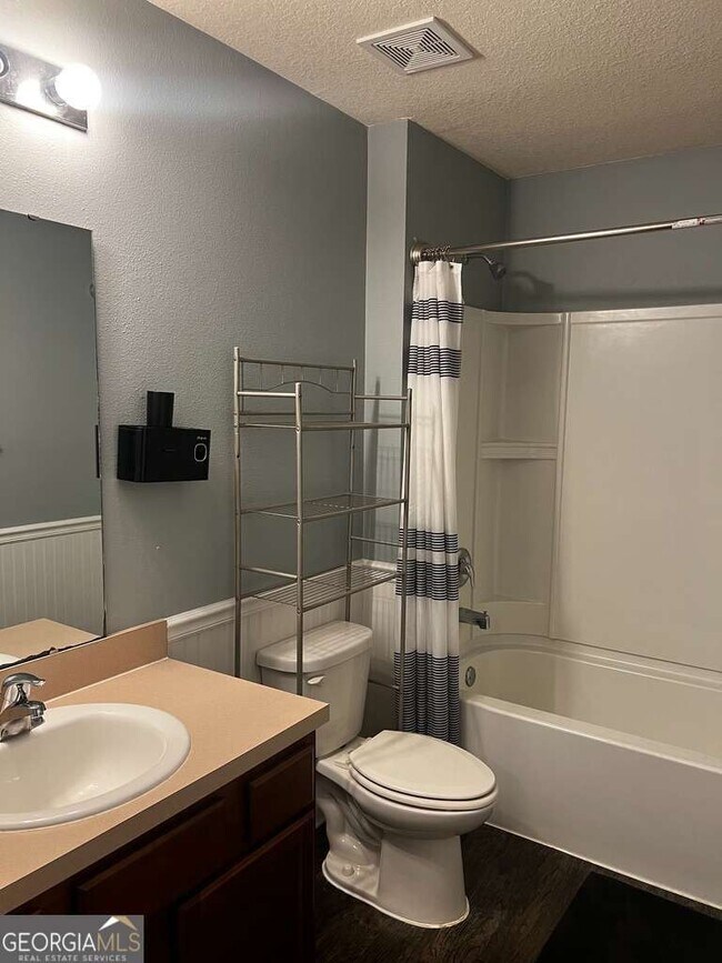 Building Photo - 306 Cedar Breeze Dr