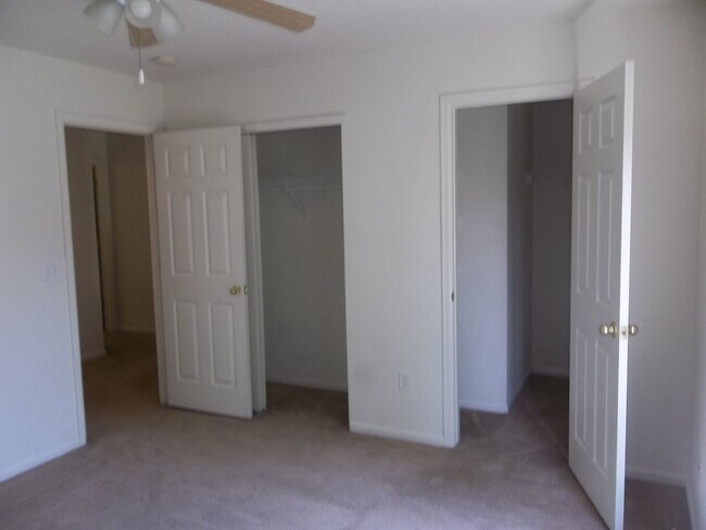 Building Photo - Bright and Inviting 3 Bedroom Home Near Everything Fort Collins Has to Offer