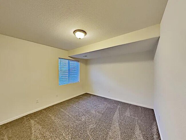 Building Photo - 7658 Sailwind Dr