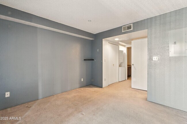 Building Photo - 3601 W Tierra Buena Ln