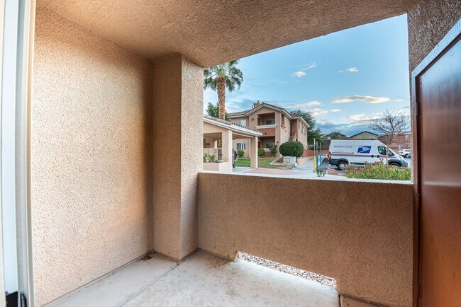 Building Photo - 2-Bedroom, 2-Bath House - Las Vegas, NV