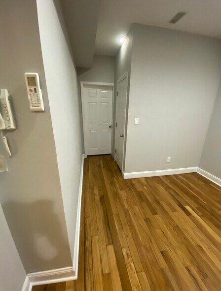 Building Photo - 1607 W Diamond St