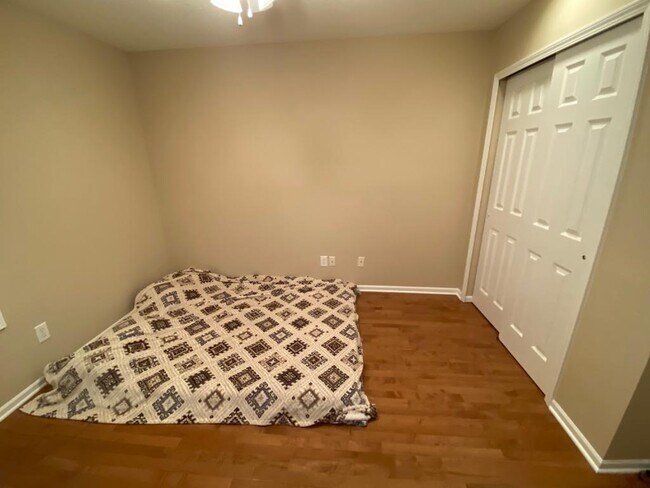 Building Photo - 5030 Archer Ln N