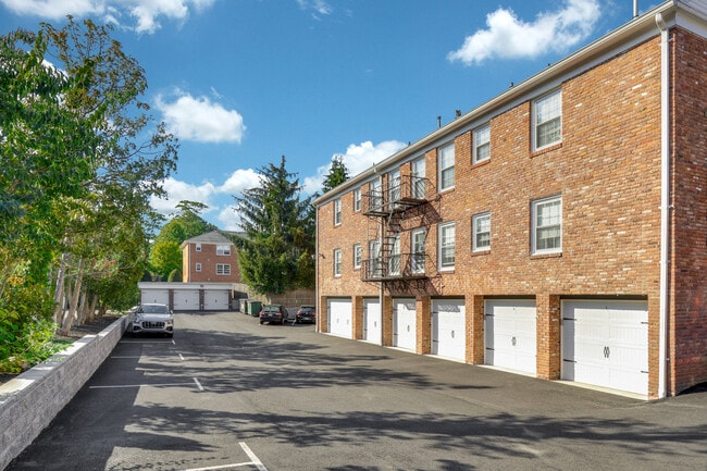 Building Photo - 25 Wilmer St