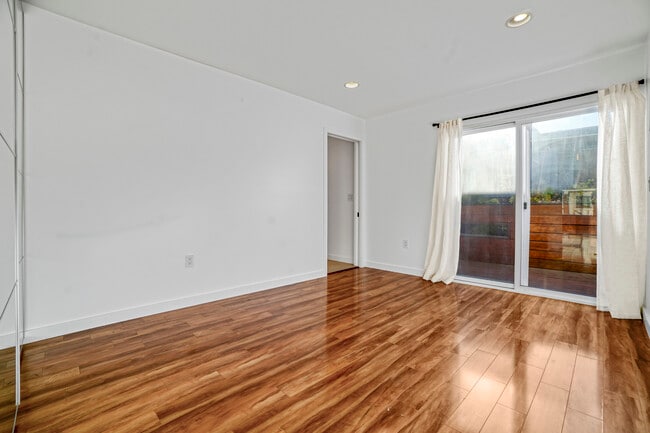 Building Photo - 38 Sunset Ave