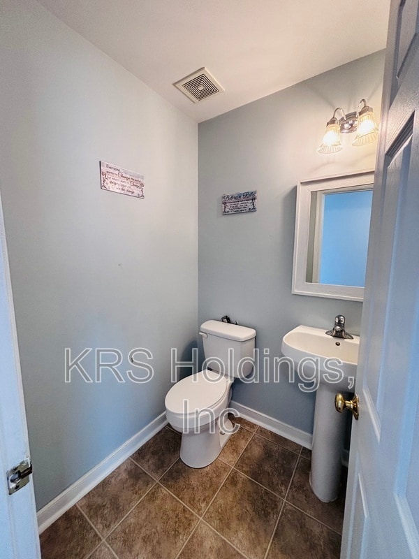 Building Photo - 3407 Thornsett Dr