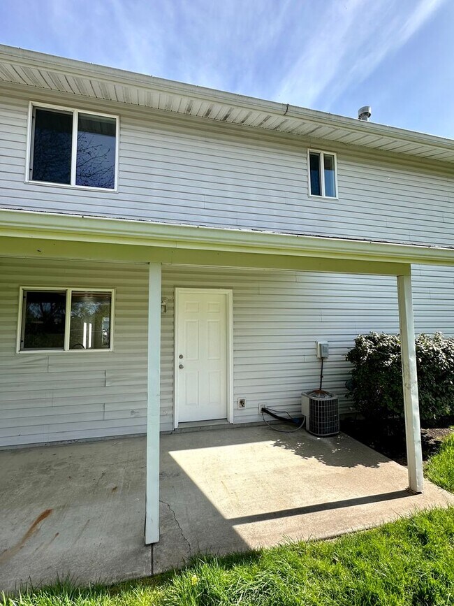 Building Photo - 843 Morse Ave SW