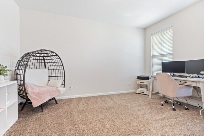 Office - 388 Lakeshore Vlg E
