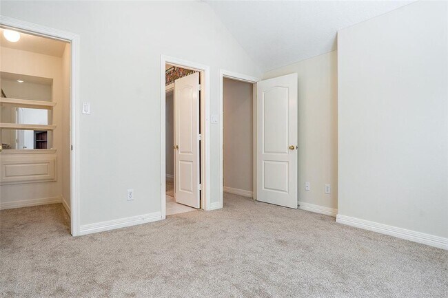 Building Photo - 5534 Chesapeake Pl