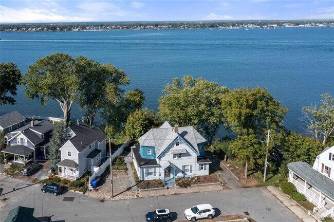 Building Photo - 2 Narragansett Ave