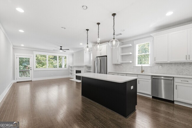 Building Photo - 254 Lamon Ave SE