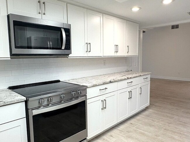 Building Photo - Beautiful 2 Bedroom Ormond Beach Home!