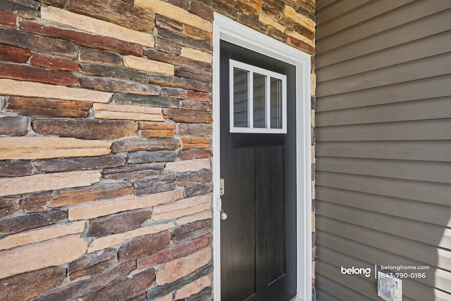 Building Photo - 1614 Yarrow Ln