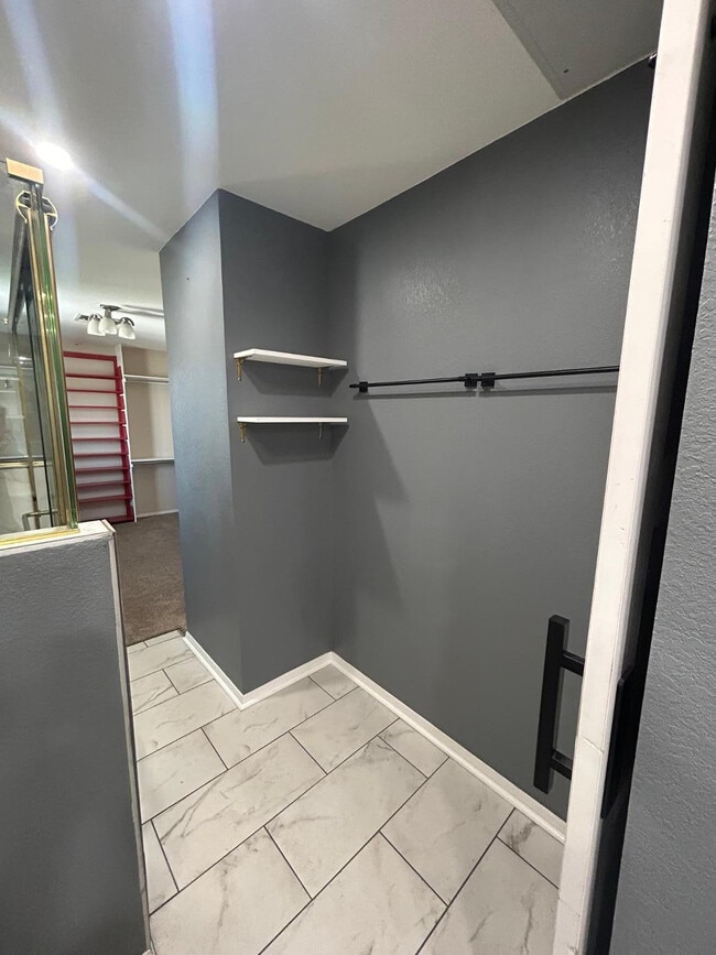 Building Photo - 6916 W Georgia Ave