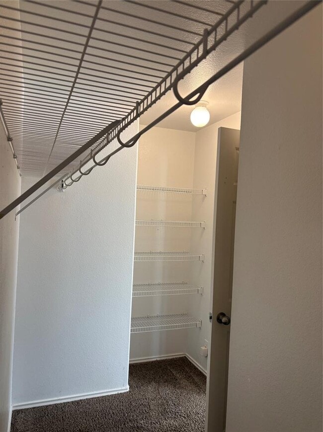 Building Photo - 303 Grutsch Dr