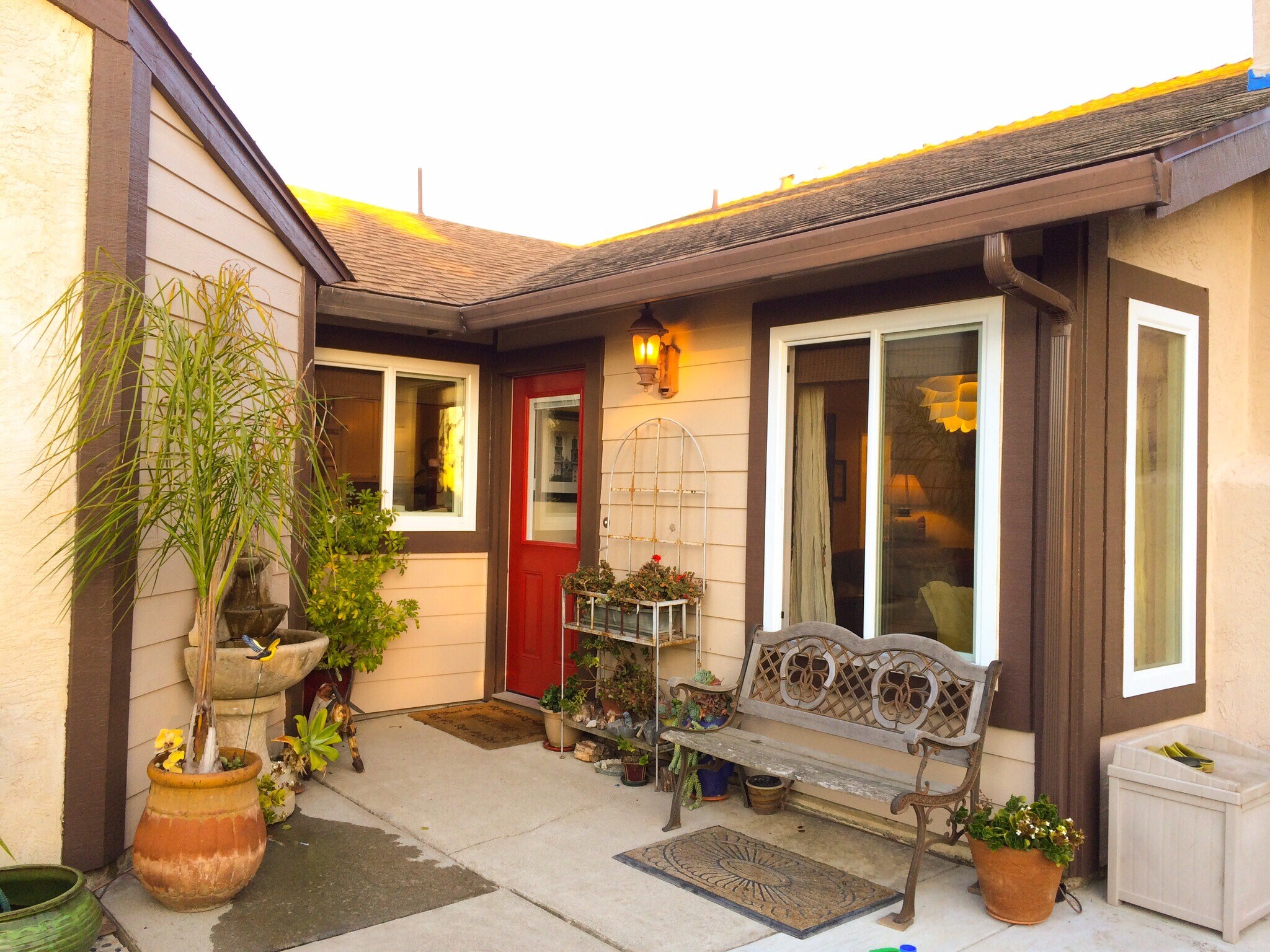 Building Photo - 2206 Hermosa Ct