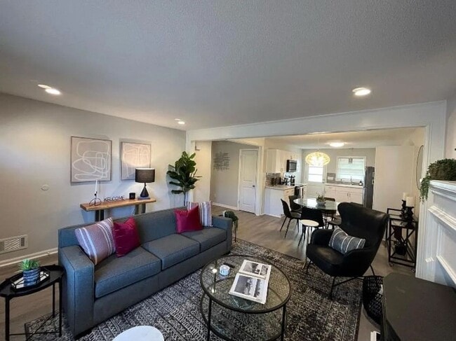 Primary Photo - 306 S Marble St