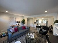 Building Photo - 306 S Marble St