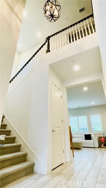 Building Photo - 358 Pinnacle Dr