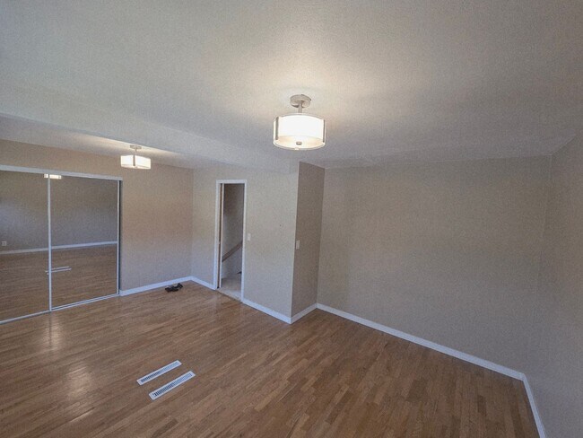 Building Photo - 3Bedroom, 2.5 Bath Mid Century Modern Home...