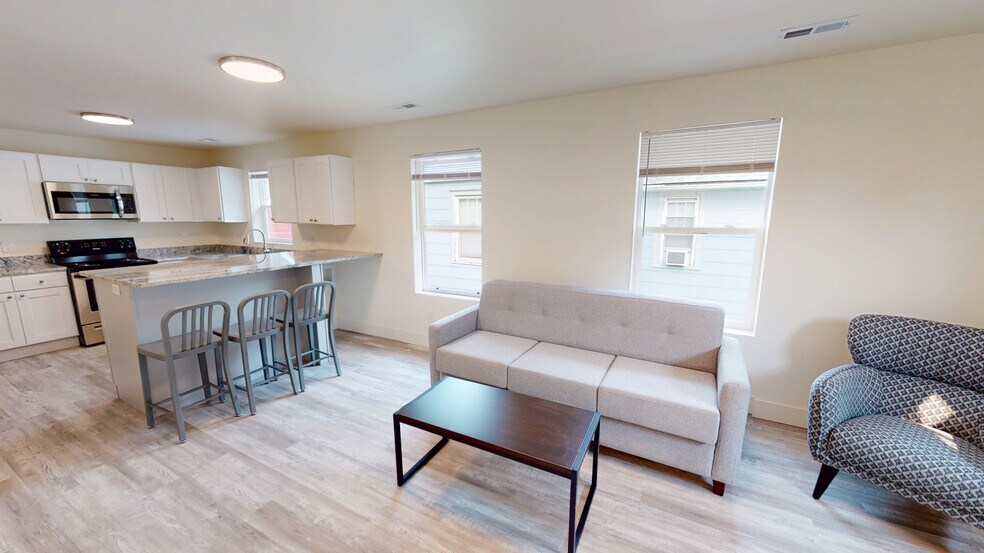 Unit 3 - 1214 Washtenaw Ct
