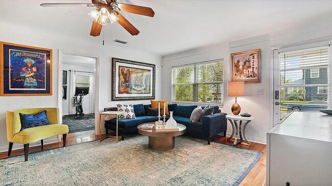 Building Photo - 109 12th Ave N