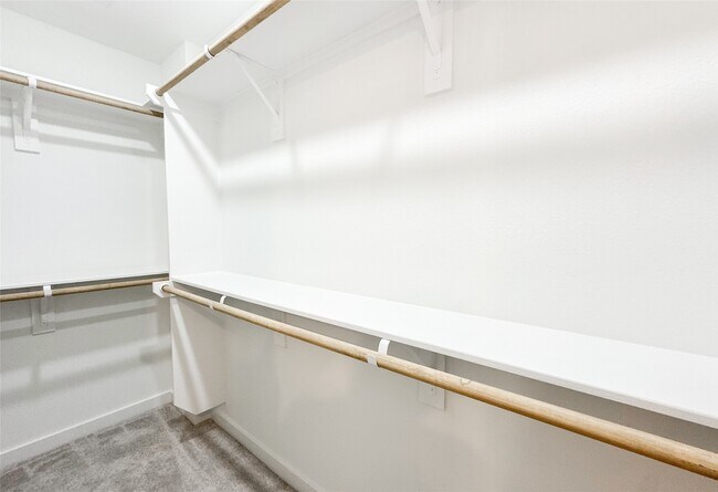 Building Photo - 824 Waxahachie St