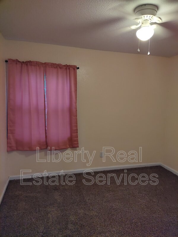 Building Photo - 3 Dogwood St