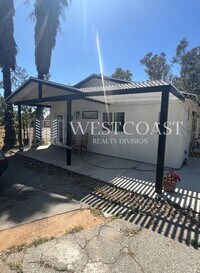 Building Photo - 35975 Glen Oaks Rd