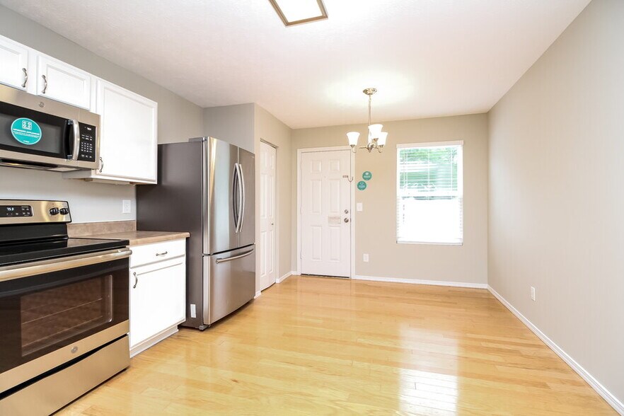 Building Photo - 5220 Sunsail Dr