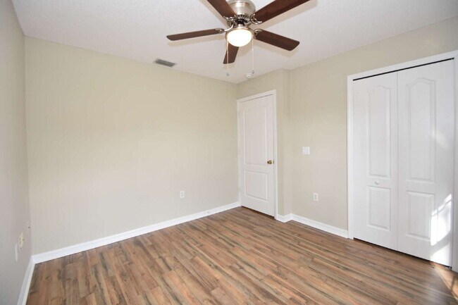 Building Photo - 3 Richelieu Ln