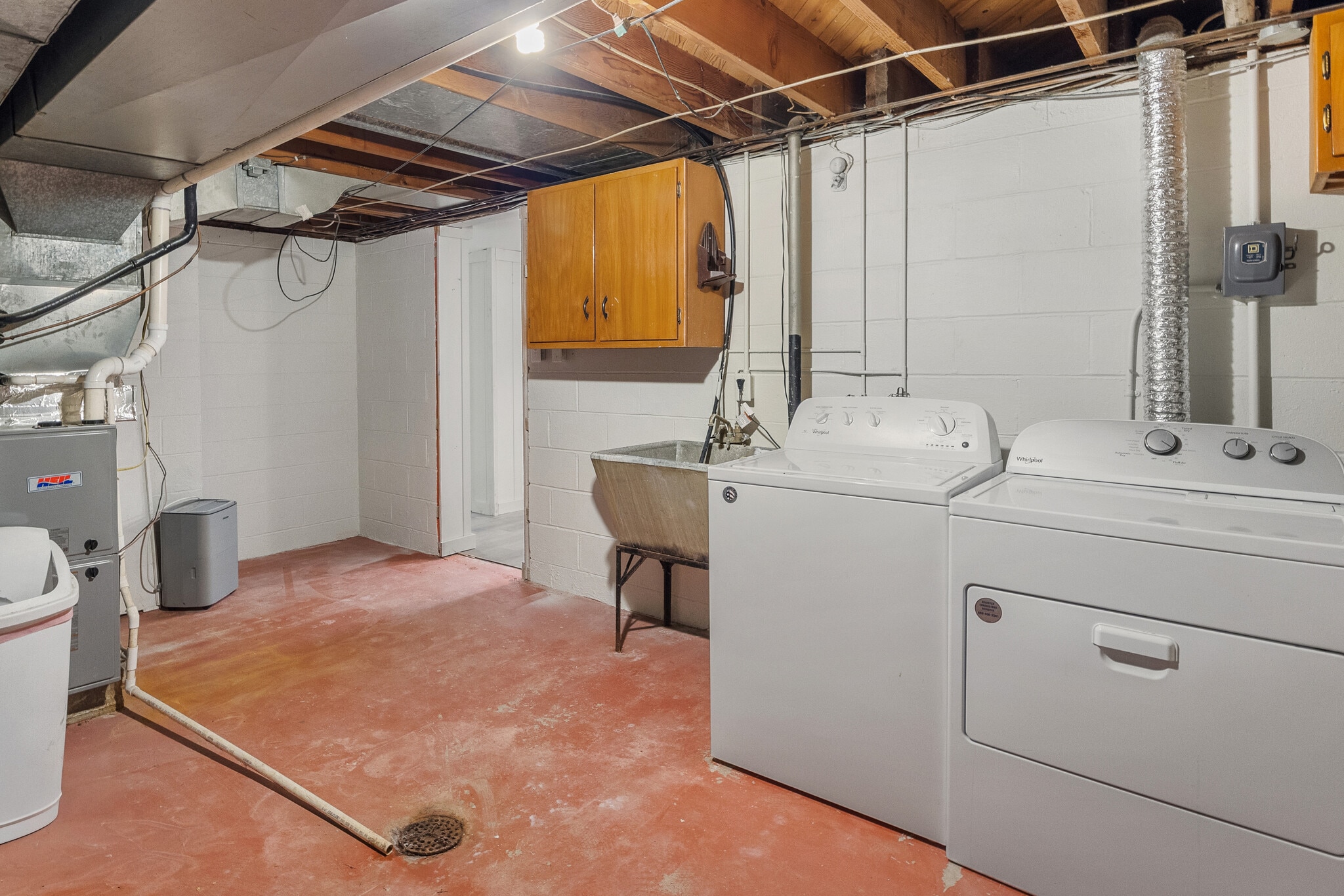 Building Photo - 1527 Summit Dr