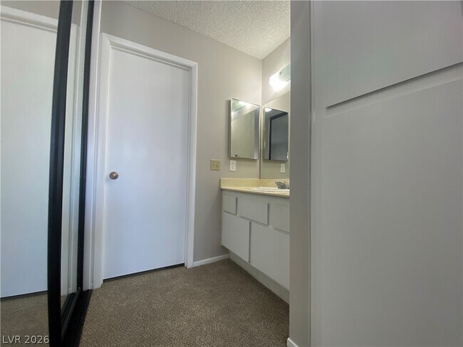Building Photo - 4805 Nara Vista Way