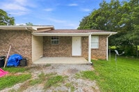 Building Photo - 300 Cross Creek Rd